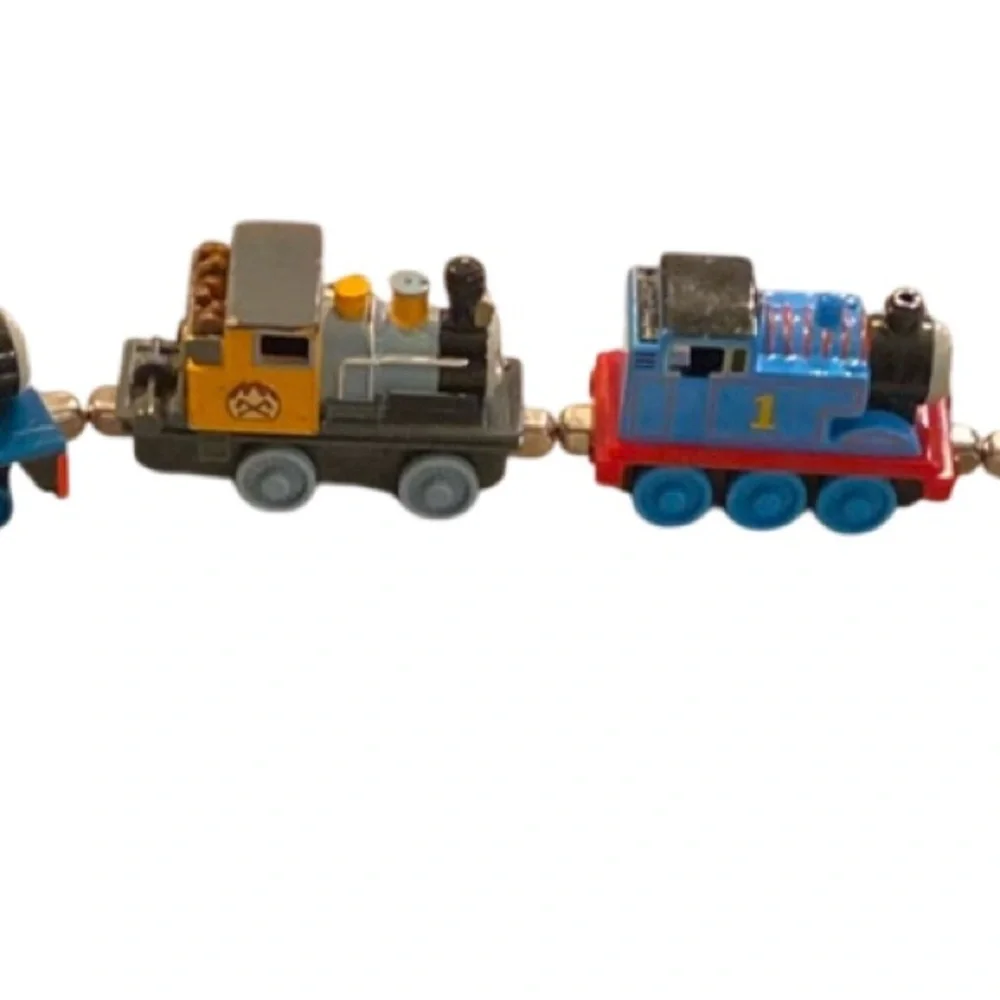 Lot Of 6  ~ 4 Diescast Magnetic Thomas The Train  Friends And 2 Wooden Pieces